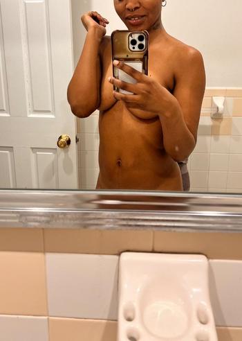 Mindy, 24  female escort, New York City