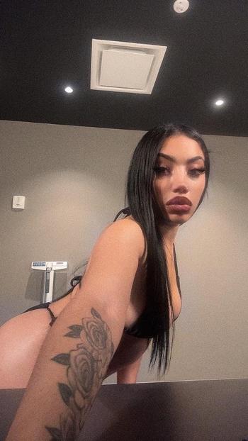 Elle , 25  female escort, New York City