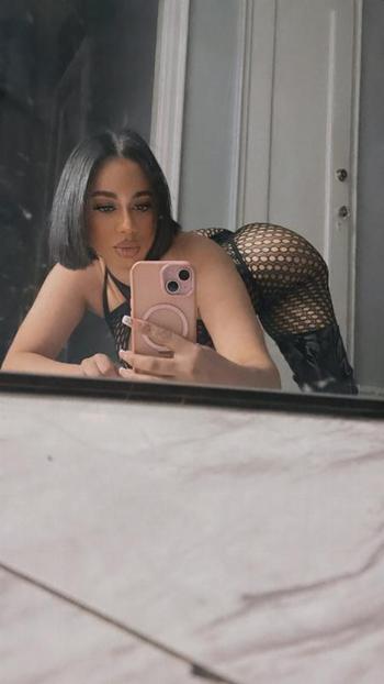 470-640-6147, 25  female escort, New York City