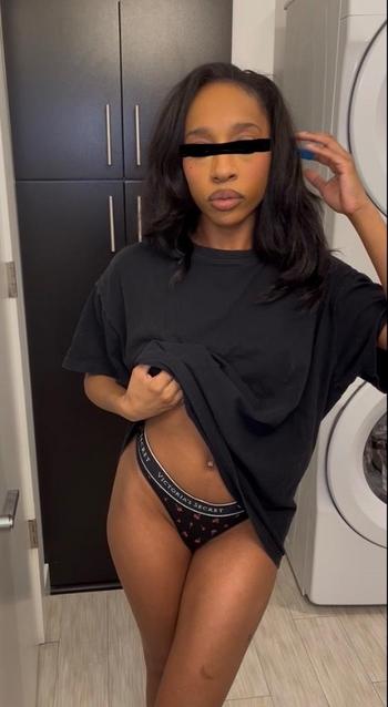 Yasmin, 25  female escort, New York City